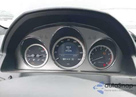 2009 Mercedes-Benz C 300 Sport z USA, uszkodzony, nr VIN WDDGF54X99F222456